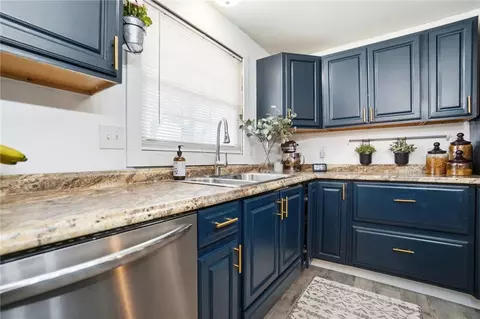 Kitchen - 36 Blackstone Dr, Centerville, OH 45459 photo 5 of 6