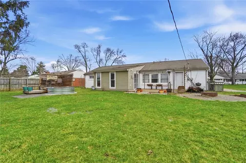 Exterior - 36 Blackstone Dr, Centerville, OH 45459 photo 9 of 16