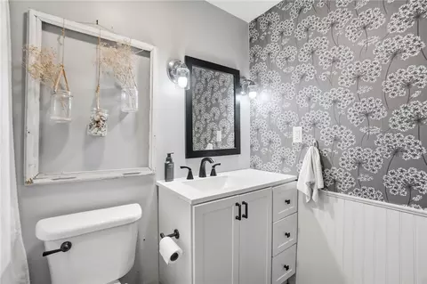 Bath - 36 Blackstone Dr, Centerville, OH 45459 photo 4 of 4