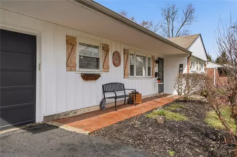 Exterior - 36 Blackstone Dr, Centerville, OH 45459 photo 3 of 16