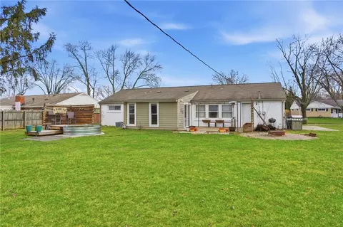 Exterior - 36 Blackstone Dr, Centerville, OH 45459 photo 8 of 16