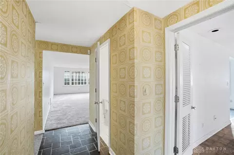 Entry Way - 1212 Laurelwood Rd, Kettering, OH 45409 photo 1 of 4