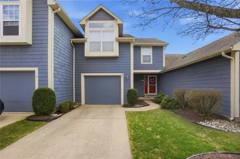 835 Cobblestone Dr, Troy, OH 45373