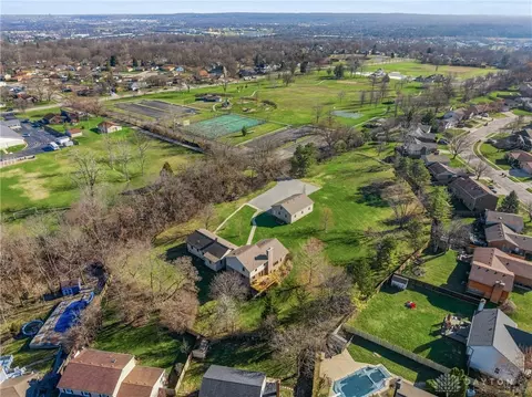 402 Wilson Park Dr, Miamisburg, OH 45342
