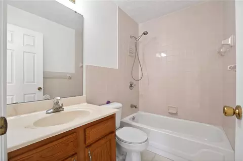 Bath - 1525 Farrington Dr, Kettering, OH 45420 photo 3 of 6