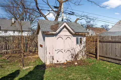 Exterior - 1525 Farrington Dr, Kettering, OH 45420 photo 10 of 13