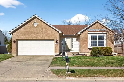 Exterior - 1525 Farrington Dr, Kettering, OH 45420 photo 2 of 13