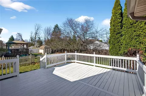 Exterior - 1525 Farrington Dr, Kettering, OH 45420 photo 5 of 13