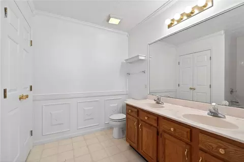 Bath - 1525 Farrington Dr, Kettering, OH 45420 photo 1 of 6