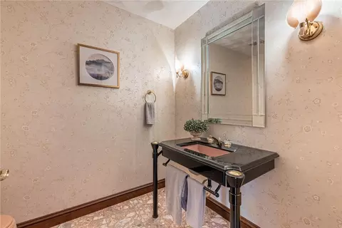Bath - 876 Timberlake Ct, Kettering, OH 45429 photo 1 of 6