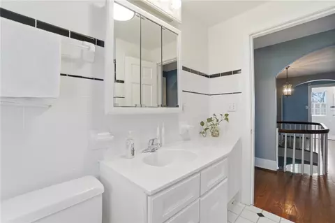 Bath - 124 Hawthorne Rd, Springfield, OH 45504 photo 5 of 10