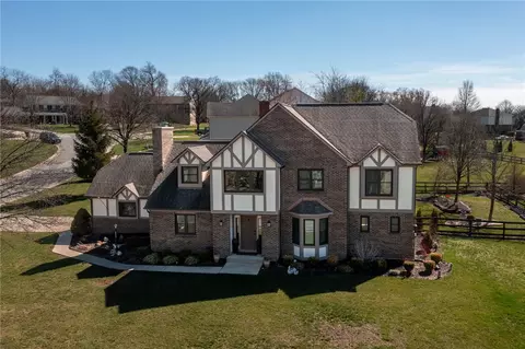 5445 Pine Vista Ct, West Chester, OH 45069