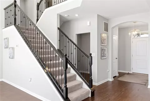 Entry Way - 3553 Shellbark Dr, Sugarcreek Township, OH 45305 photo 5 of 8