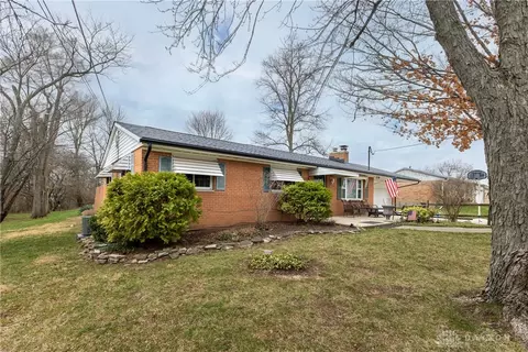 3535 Ruby Dr, New Carlisle, OH 45344 photo 4