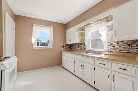827 Snowhill Blvd, Springfield, OH 45504 photo 12