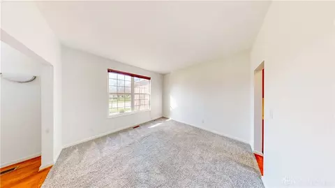 Living - 40 Millbrook Ct, Springboro, OH 45066 photo 3 of 7
