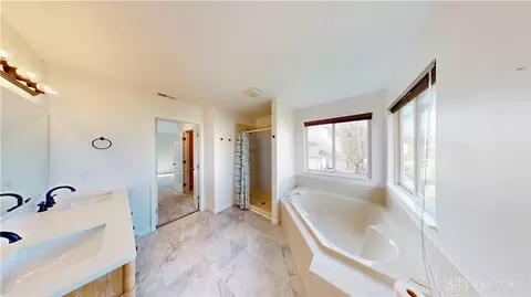 Bath - 40 Millbrook Ct, Springboro, OH 45066 photo 2 of 3