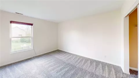 Bedroom - 40 Millbrook Ct, Springboro, OH 45066 photo 3 of 4