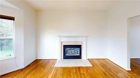 Living - 40 Millbrook Ct, Springboro, OH 45066 photo 6 of 7