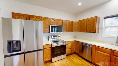 Kitchen - 40 Millbrook Ct, Springboro, OH 45066 photo 2 of 2