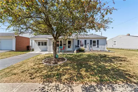10 Western Dr, West Alexandria, OH 45381