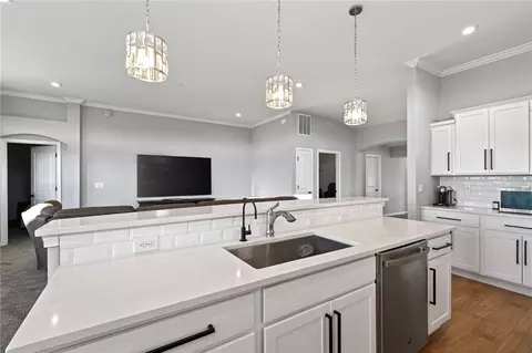 Kitchen - 85 Pebble Brook Pl, Springboro, OH 45066 photo 5 of 5