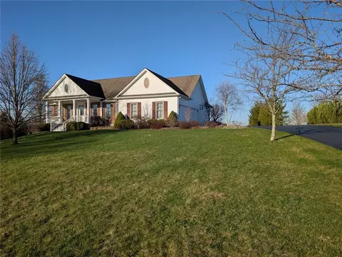 396 Country Manor Dr, Wilmington, OH 45177