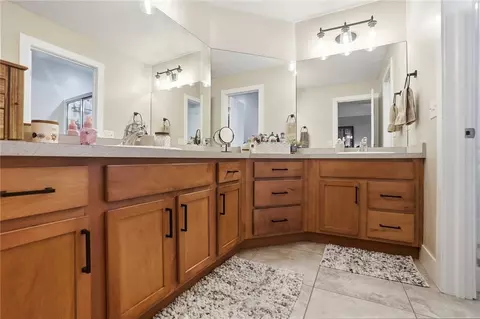 Bath - 6536 Bellow Ct, Waynesville, OH 45068 photo 1 of 5