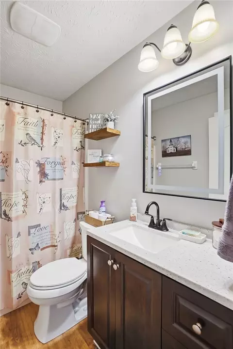 Bath - 6536 Bellow Ct, Waynesville, OH 45068 photo 5 of 5