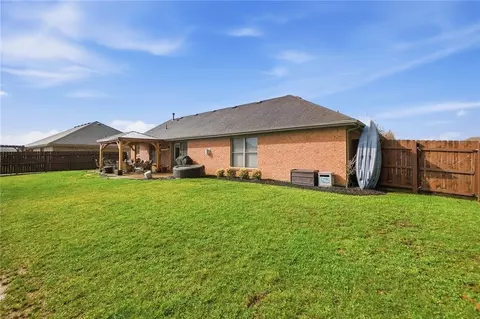 Exterior - 6536 Bellow Ct, Waynesville, OH 45068 photo 7 of 9