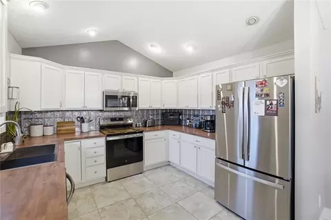 Kitchen - 6536 Bellow Ct, Waynesville, OH 45068 photo 1 of 4