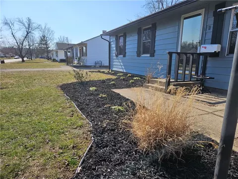 65 S Maple St, Germantown, OH 45327 photo 3