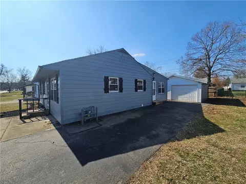 65 S Maple St, Germantown, OH 45327 photo 4