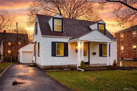 2004 Shroyer Rd, Oakwood, OH 45419