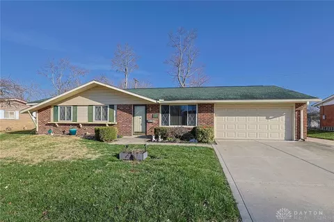 211 Katy Ln, Englewood, OH 45322