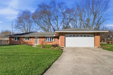 2826 Shetterly Ln, Centerville, OH 45440