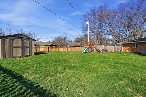Exterior - 2826 Shetterly Ln, Centerville, OH 45440 photo 8 of 12