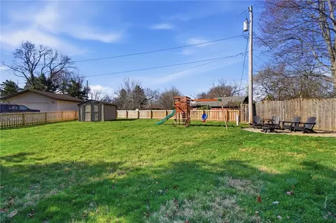 Exterior - 2826 Shetterly Ln, Centerville, OH 45440 photo 7 of 12