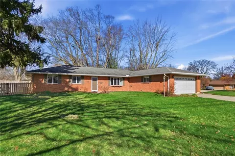 Exterior - 2826 Shetterly Ln, Centerville, OH 45440 photo 1 of 12