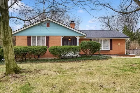 1329 Far Hills Ave, Oakwood, OH 45419
