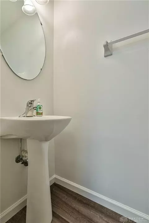 Bath - 1536 Old Lane Ave, Kettering, OH 45409 photo 1 of 3