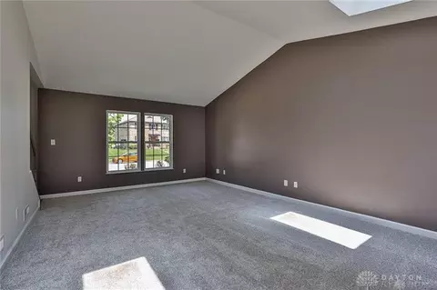 Living - 1536 Old Lane Ave, Kettering, OH 45409 photo 3 of 4