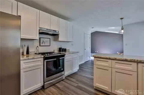 Kitchen - 1536 Old Lane Ave, Kettering, OH 45409 photo 3 of 5