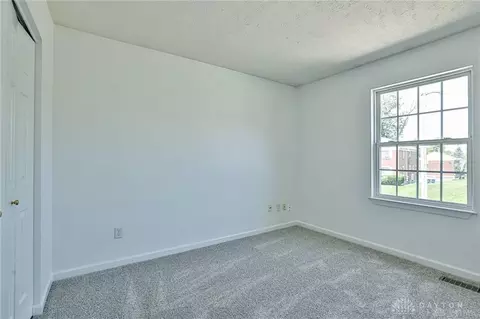 Bedroom - 1536 Old Lane Ave, Kettering, OH 45409 photo 4 of 7