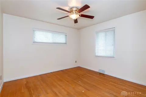 Bedroom - 4024 Overland Trl, Kettering, OH 45429 photo 2 of 4
