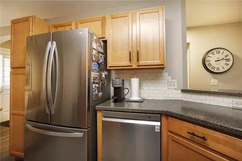 Kitchen - 1320 Shadowood Trl, Maineville, OH 45039 photo 4 of 4