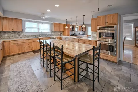 780 W Eva Cir, Springfield, OH 45504 photo 11