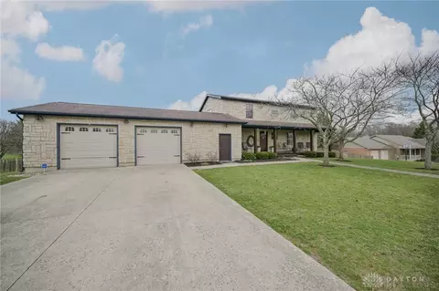 780 W Eva Cir, Springfield, OH 45504 photo 4