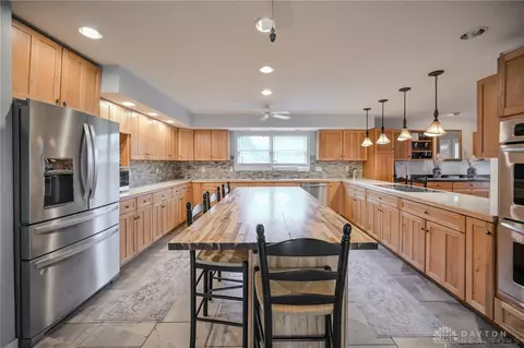 780 W Eva Cir, Springfield, OH 45504 photo 12
