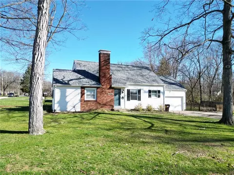 1758 Shady Ln, Beavercreek, OH 45432